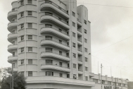 Edificio de Apartamentos y Comercio Guelfi, arq. Vazquez Echeveste Alfredo, 1936, Montevideo, Foto de archivo personal del arquitecto, digitaliza D. Latchinian 2015