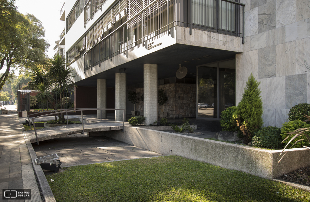 Edificio de Apartamentos HYDE PARK, arq. PINTOS RISSO Walter, 1958, Montevideo, Foto: Silvia Montero 2015