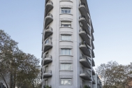 Edificio Lux, Arqs. ISOLA Albérico. ARMAS Guillermo, 1930, Montevideo. Foto Nacho Correa 2015