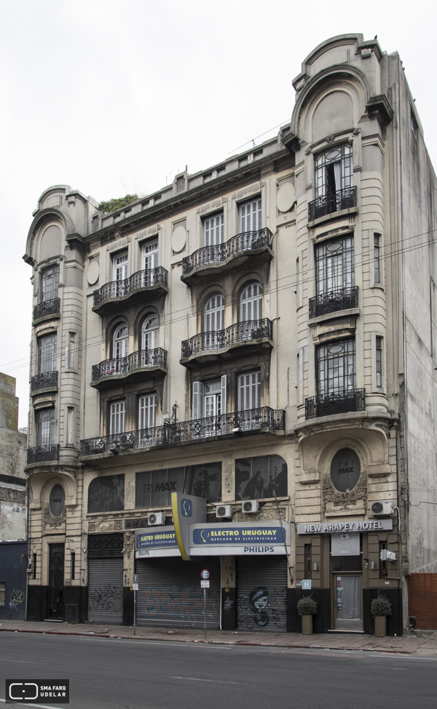 Edificio Mateo Brunet, Tosi, J. Arq. 1920, Montevideo. Foto Silvia Montero 2015