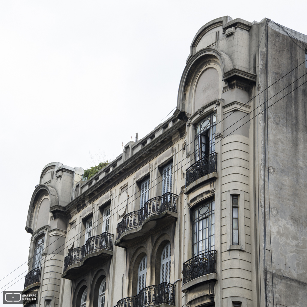 Edificio Mateo Brunet, Tosi, J. Arq. 1920, Montevideo. Foto Silvia Montero 2015