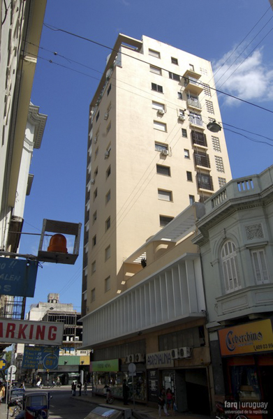 Edificio Ovalle, arq. PINTOS RISSO Walter, 1956, Montevideo, Foto: Tano Marcovecchio 2008.