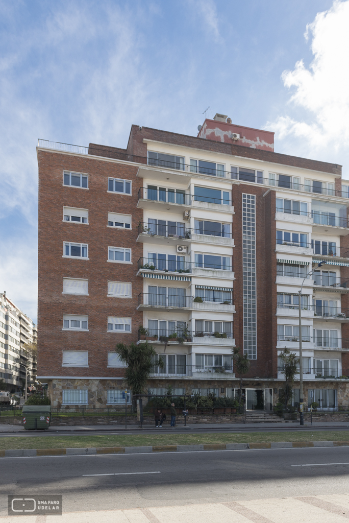 Edificio Rambla, Arq. Pintos Risso, Montevideo 1950. Foto: Nacho Correa 2015