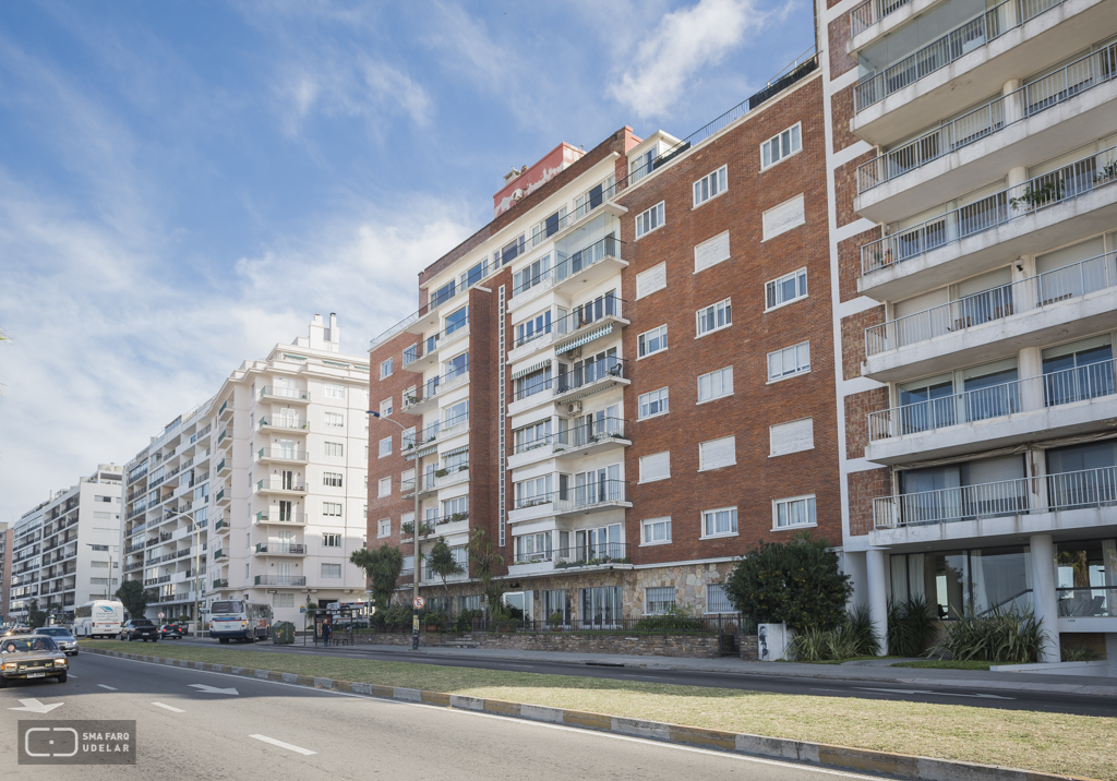 Edificio Rambla, Arq. Pintos Risso, Montevideo 1950. Foto: Nacho Correa 2015