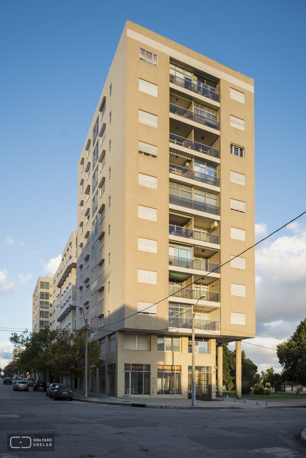 Edificio Roma Portofino Nervi, Pintos Riso,1954-66-Montevideo. Fotos Nacho Correa 2015