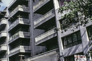 Vivienda de Apartamentos San José, arqs. ETCHEBARNE BIDART Julio y CIURICH Elías, 1934, Montevideo, Foto: Silvia Montero 1994
