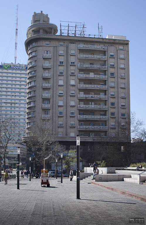 Edificio de apartamentos Tapie, arq. VAZQUEZ ECHEVESTE Alfredo, 1936, Montevideo, Foto: Nacho Correa 2011
