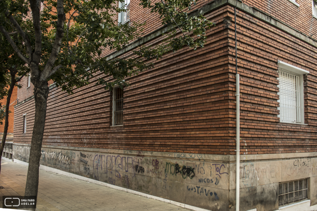 Viviendas de Apartamentos Edificio de Renta del BSE, Arqs. B. ARBELECHE, I. DIGHIE, 1952, Montevideo, Uruguay. Foto: Dané Latchinian, 2014.