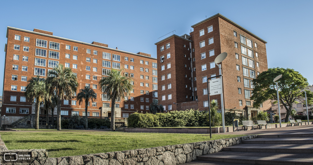 Viviendas de Apartamentos Edificio de Renta del BSE, Arqs. B. ARBELECHE, I. DIGHIE, 1952, Montevideo, Uruguay. Foto: Dané Latchinian, 2014.