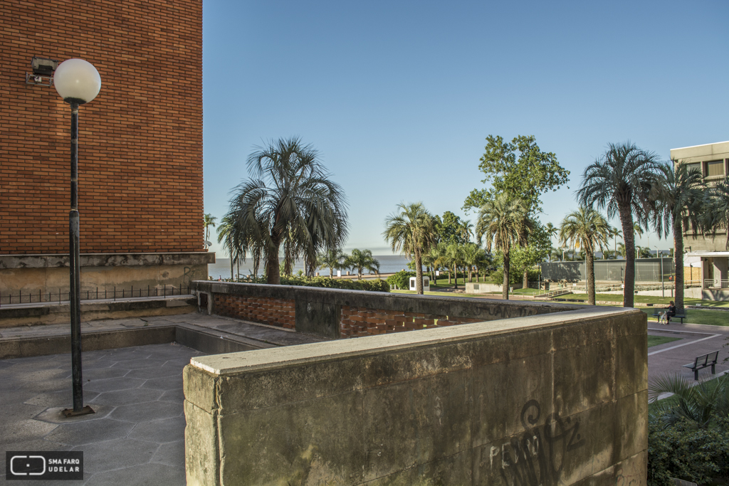 Viviendas de Apartamentos Edificio de Renta del BSE, Arqs. B. ARBELECHE, I. DIGHIE, 1952, Montevideo, Uruguay. Foto: Dané Latchinian, 2014.