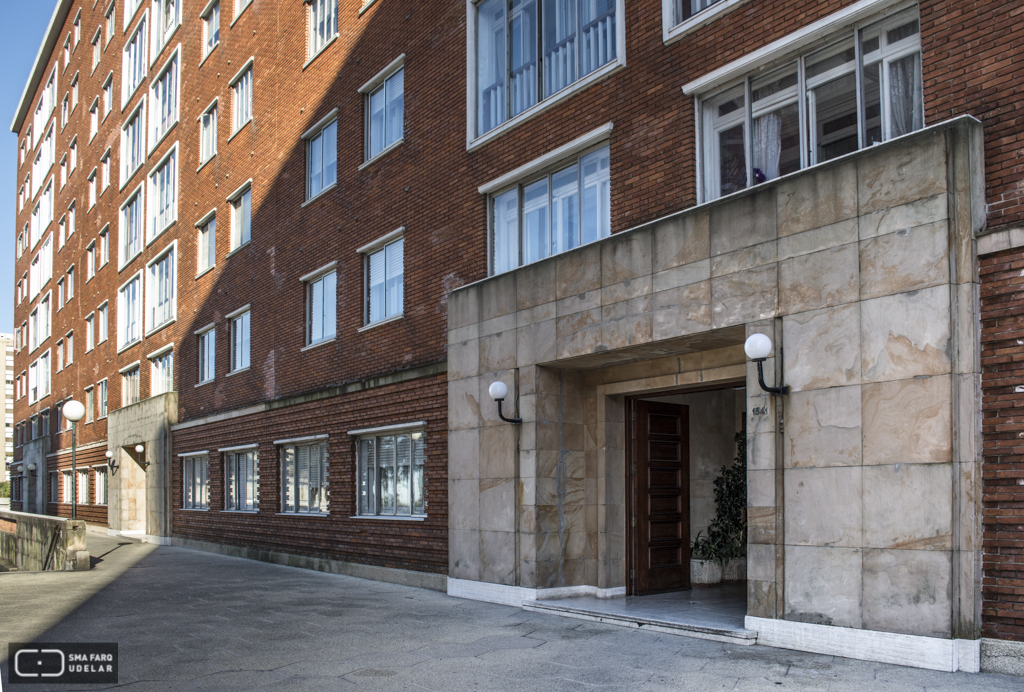 Viviendas de Apartamentos Edificio de Renta del BSE, Arqs. B. ARBELECHE, I. DIGHIE, 1952, Montevideo, Uruguay. Foto: Dané Latchinian, 2014.