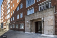 Viviendas de Apartamentos Edificio de Renta del BSE, Arqs. B. ARBELECHE, I. DIGHIE, 1952, Montevideo, Uruguay. Foto: Dané Latchinian, 2014.