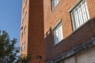 Viviendas de Apartamentos Edificio de Renta del BSE, Arqs. B. ARBELECHE, I. DIGHIE, 1952, Montevideo, Uruguay. Foto: Dané Latchinian, 2014.