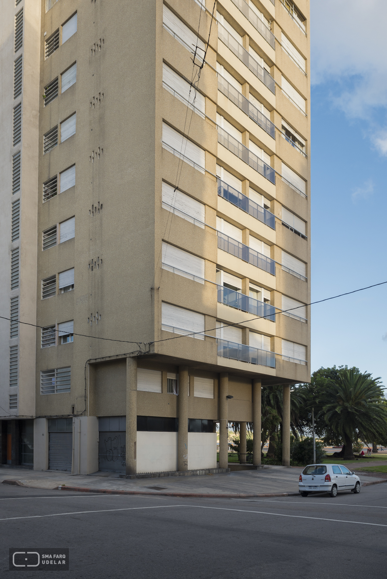 Edificio Eolo-Vulcano, Arq. Pintos Riso, 1954-66, Montevideo, Foto: Nacho Correa 2015