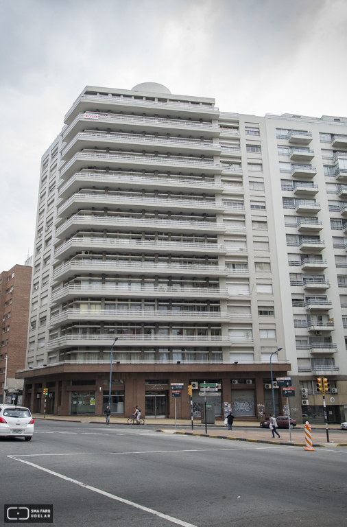 Vivienda de Apartamentos Lyncoln y Vogar, arq FERNANDEZ LAPEYRADE, 1948-1956, Montevideo,Foto: Silvia Montero 2015