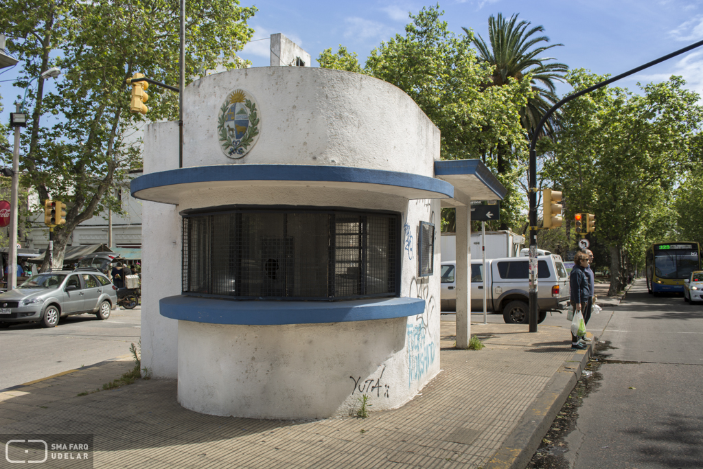 Casilla Policial Av. Rivera y Julio Cesar, Arq. J.C.Costa Lema 1938-1940, Montevideo, Foto: Danaé Latchinian 2015