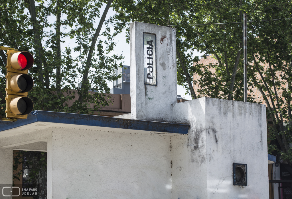 Casilla Policial Av. Rivera y Julio Cesar, Arq. J.C.Costa Lema 1938-1940, Montevideo, Foto: Danaé Latchinian 2015