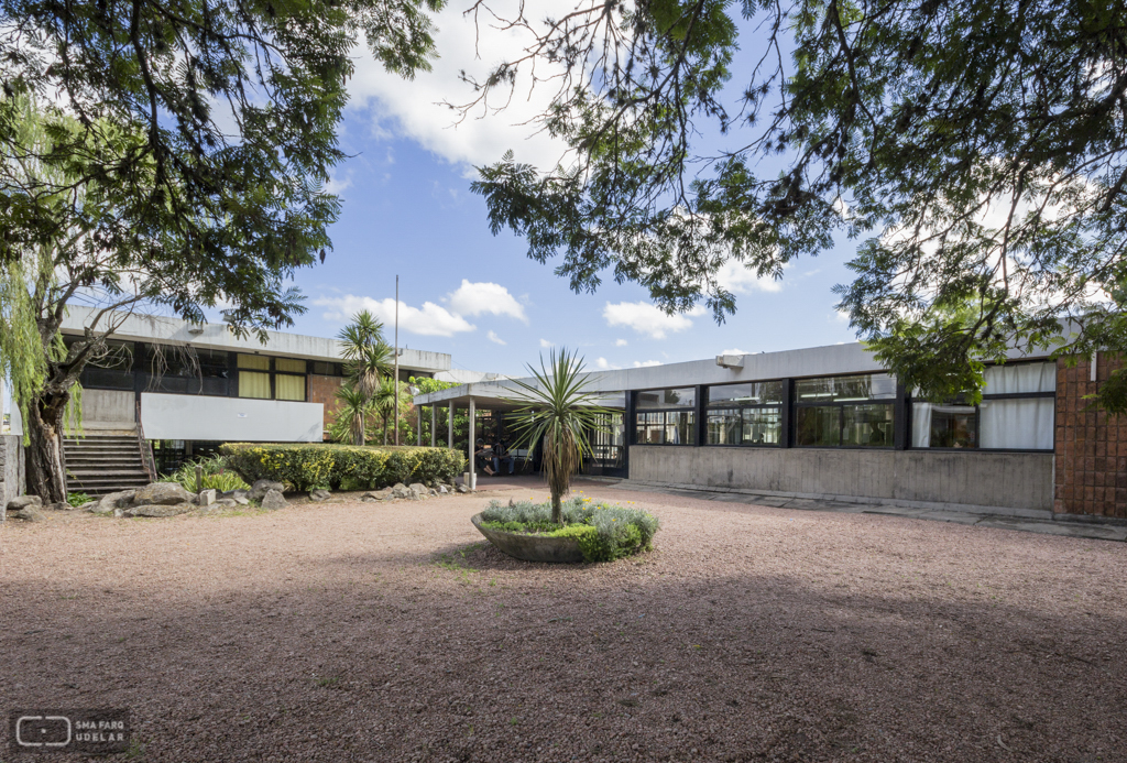 Liceo Nueva Helvecia, s/d Direccción gral. de Arquitectura MOP, Nueva Helvecia, Colonia, Uruguay, 1965. Foto Nacho Correa 2014