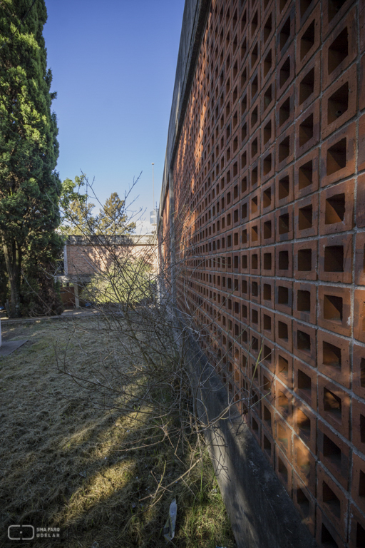 Liceo Agustín Urbano Indarte Curuchet, Arq. Bergamino, A., Arq. Brum, H. Rosario, Colonia, Uruguay, 1968-71. Foto Nacho Correa, 2014