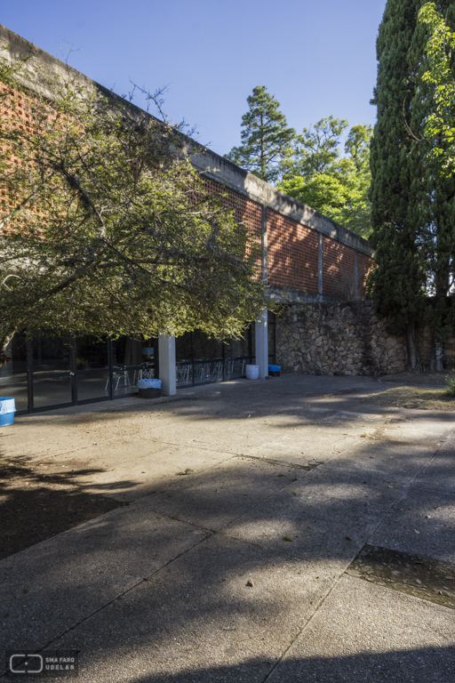 Liceo Agustín Urbano Indarte Curuchet, Arq. Bergamino, A., Arq. Brum, H. Rosario, Colonia, Uruguay, 1968-71. Foto Nacho Correa, 2014