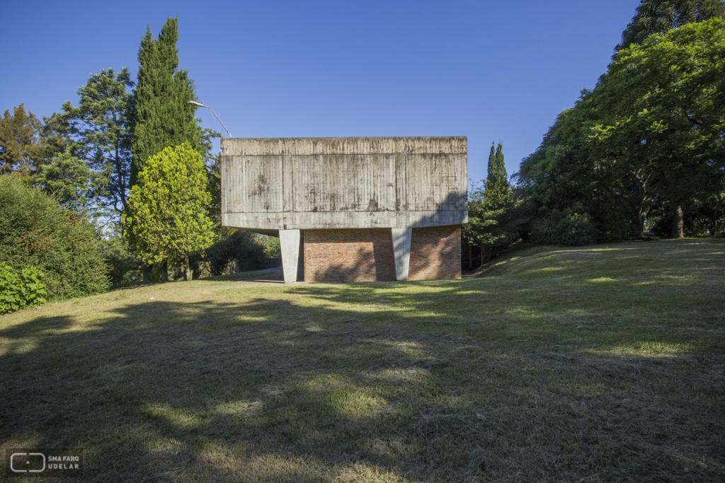 Liceo Agustín Urbano Indarte Curuchet, Arq. Bergamino, A., Arq. Brum, H. Rosario, Colonia, Uruguay, 1968-71. Foto Nacho Correa, 2014