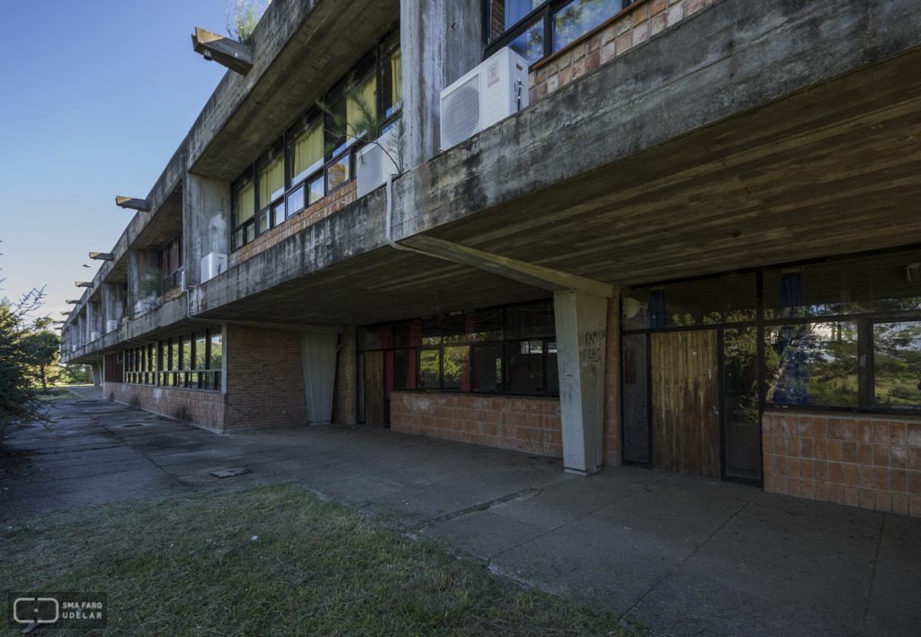 Liceo Agustín Urbano Indarte Curuchet, Arq. Bergamino, A., Arq. Brum, H. Rosario, Colonia, Uruguay, 1968-71. Foto Nacho Correa, 2014