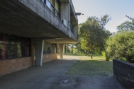 Liceo Agustín Urbano Indarte Curuchet, Arq. Bergamino, A., Arq. Brum, H. Rosario, Colonia, Uruguay, 1968-71. Foto Nacho Correa, 2014