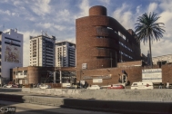 Sanatorio Médica Uruguaya, Arqs. CHAPPE Walter y POZZI Adolfo, 1976, Montevideo, foto: Danaé Latchinian 1998