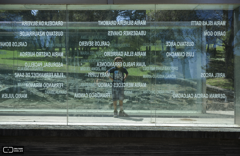 Memorial de los Desaparecidos, arqs. KOHEN Martha y OTERO Ruben, Parque Vaz Ferreira, Cerro, 1998 (concurso), Foto: Andrea Sellanes 2014