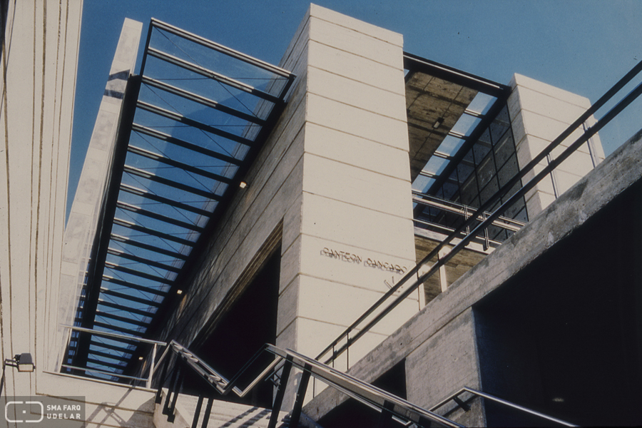 Panteón Bancario, arqs. BARREIRA M., COMERCI F., SCHEPS G., 1989 (concurso), Montevideo, Foto: archivo SMA - copia de archivo de autores: Urruzola J. Pedro.