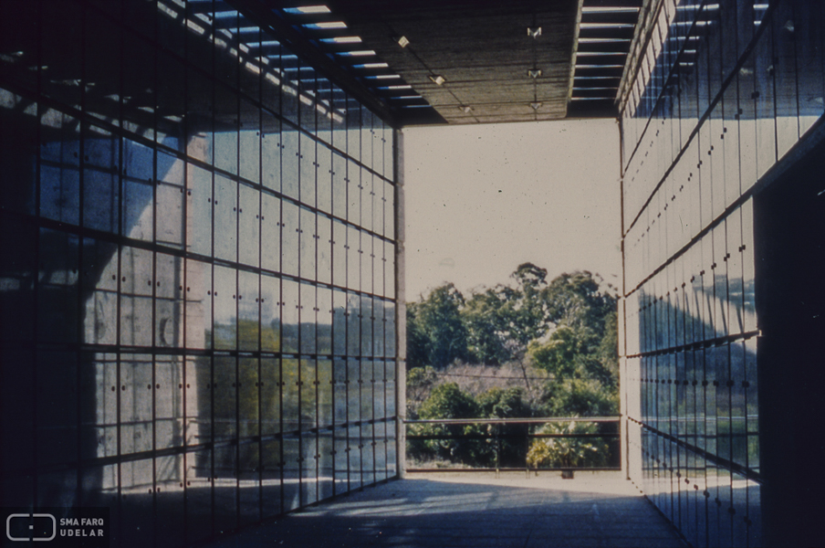 Panteón Bancario, arqs. BARREIRA M., COMERCI F., SCHEPS G., 1989 (concurso), Montevideo, Foto: archivo SMA - copia de archivo de autores: Urruzola J. Pedro.