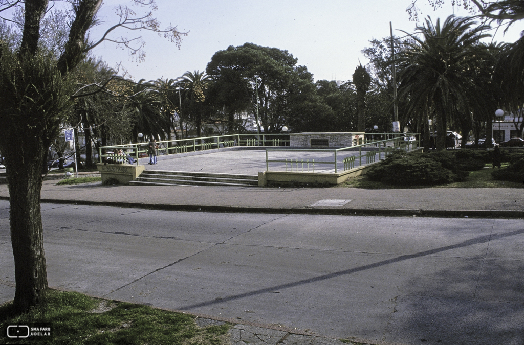Plaza de los Olímpicos. Montevideo, Foto: Ruffo Martinez 2000