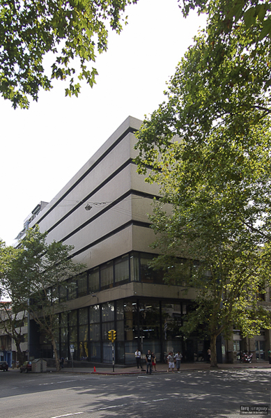 Oficinas PODER JUDICIAL, arq. AROZTEGUI Ildefonso, 1954, Montevideo, Foto: Silvia Montero 2009