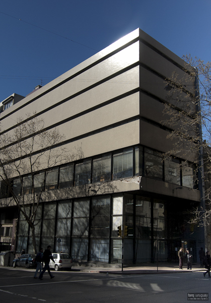 Oficinas PODER JUDICIAL, arq. AROZTEGUI Ildefonso, 1954, Montevideo, Foto: Silvia Montero 2009