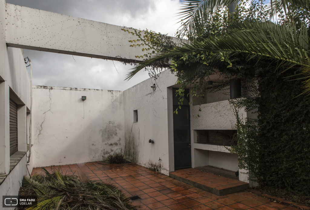 Vivienda Raúl Trelles, arqs. BASIL / VIOLA, Minas, Lavalleja, Uy.  1958. Foto: Julio Pereira 2016.