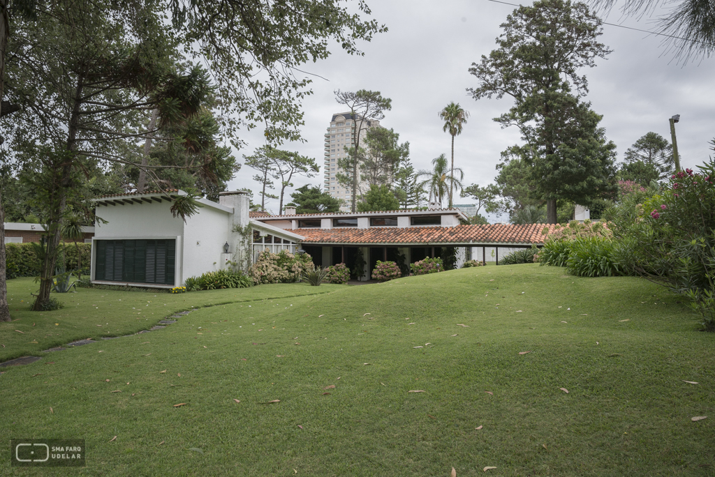 Vivienda La Gallarda, Arq. Bonet, A., Punta del Este, 1945. Foto Nacho Correa 2015