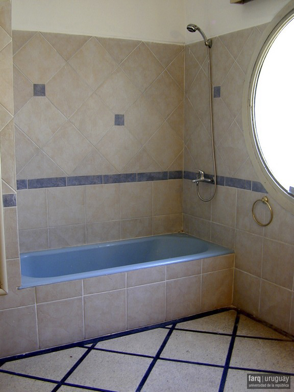 Vivienda Moreno-Dioni, arq. MAZZINI Luis, 1940, Montevideo, Foto: Tano Marcovecchio 2006
