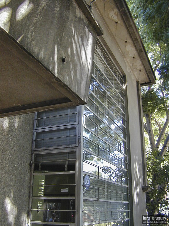 Vivienda Moreno-Dioni, arq. MAZZINI Luis, 1940, Montevideo, Foto: Andrea Sellanes 2006