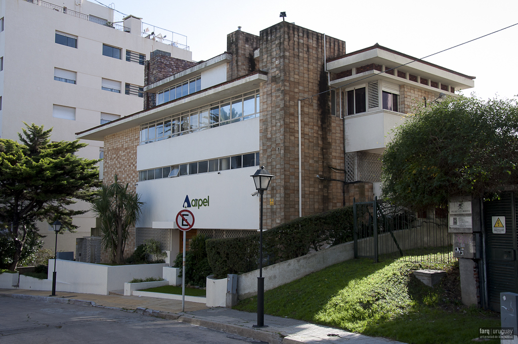 Vivienda Terra, arq. AROZTEGUI Ildefonso, 1949, Montevideo, Foto: Tano Marcovecchio 2009