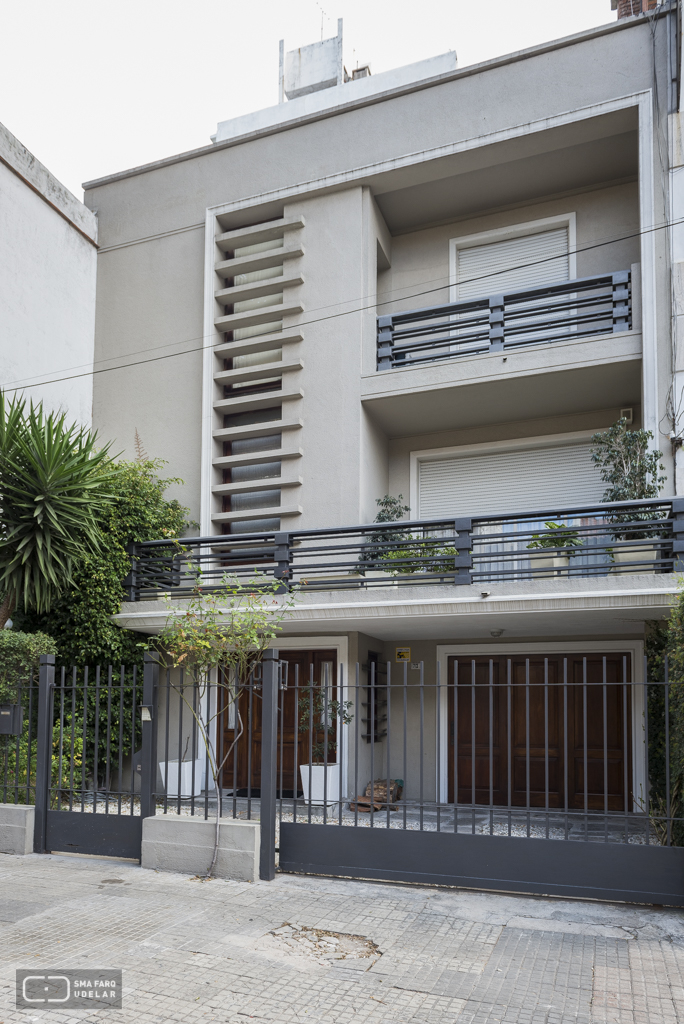 Vivienda en Tomás Diago, Arqs. De los Campos - Puente - Tournier, Montevideo. Foto: Nacho Correa 2015