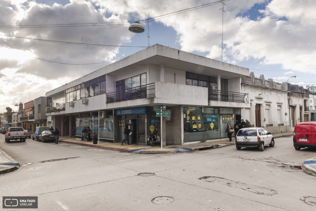 Dos Viviendas y Comercio de M. Jairalah, arqs. BASIL - VIOLA, Minas, Lavalleja, Uy. Foto: Julio Pereira 2016.