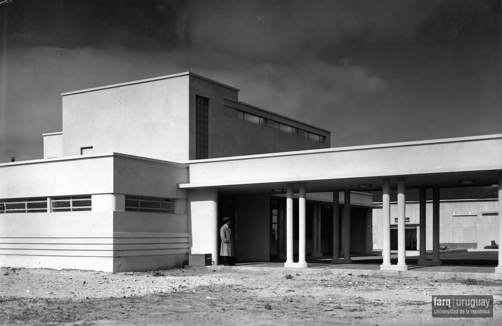 Oficinas Administrativas y Dependencia, arq. LORENTE ESCUDERO, R. , La Teja, Montevideo, Uy.1934. Foto: Archivo SMA, Donación Archivo personal del autor.