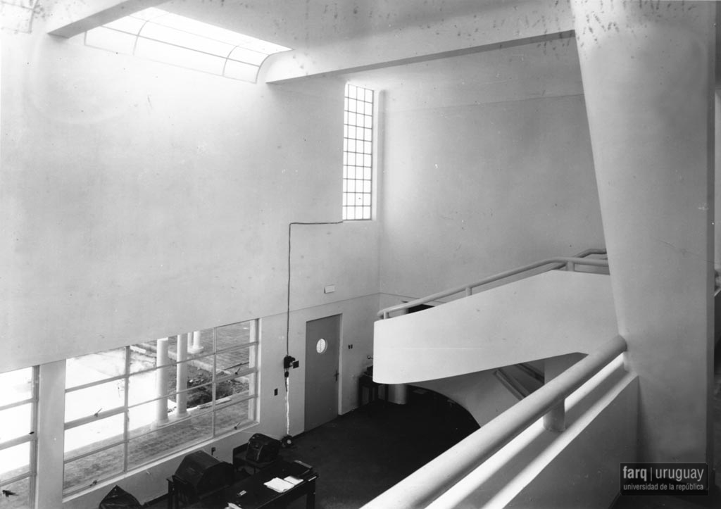 Oficinas Administrativas y Dependencia, arq. LORENTE ESCUDERO, R. , La Teja, Montevideo, Uy.1934. Foto: Archivo SMA, Donación Archivo personal del autor.