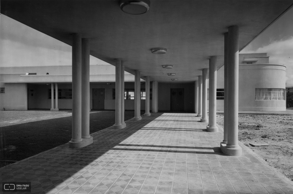 Oficinas Administrativas y Dependencia, arq. LORENTE ESCUDERO, R. , La Teja, Montevideo, Uy.1934. Foto: Archivo SMA, Donación Archivo personal del autor.