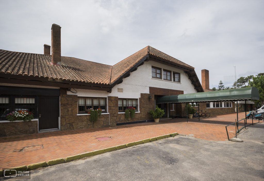 Country Club de Punta del Este, Lorente Escudero, Rafael; Beraldo, Roberto, Arqs. Punta del Este, Maldonado, 1946-47. Foto Nacho Correa 2014