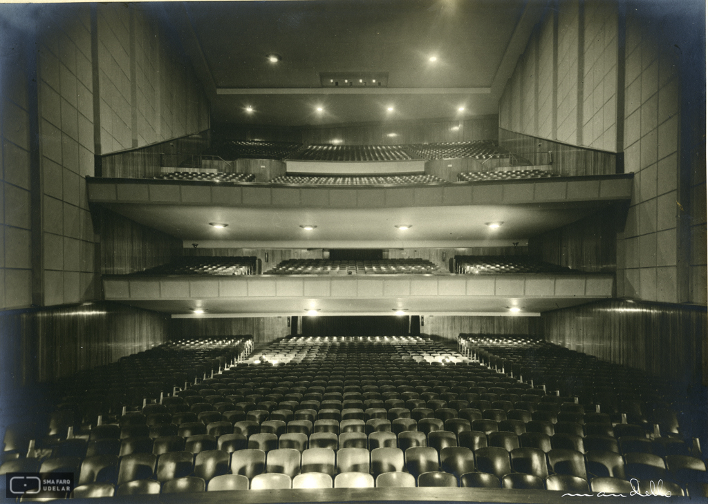 Cine Plaza , arq. LORENTE ESCUDERO, R. , Centro, Montevideo, Uy. 1947. Foto: Archivo SMA, Donación Archivo personal del autor.