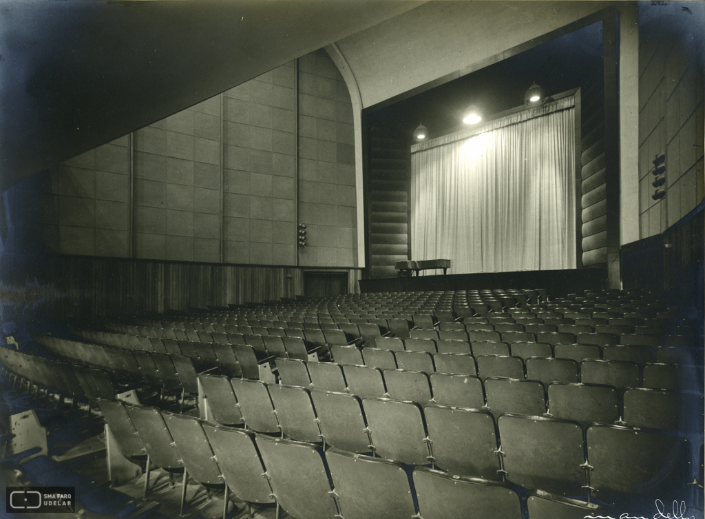 Cine Plaza , arq. LORENTE ESCUDERO, R. , Centro, Montevideo, Uy. 1947. Foto: Archivo SMA, Donación Archivo personal del autor.