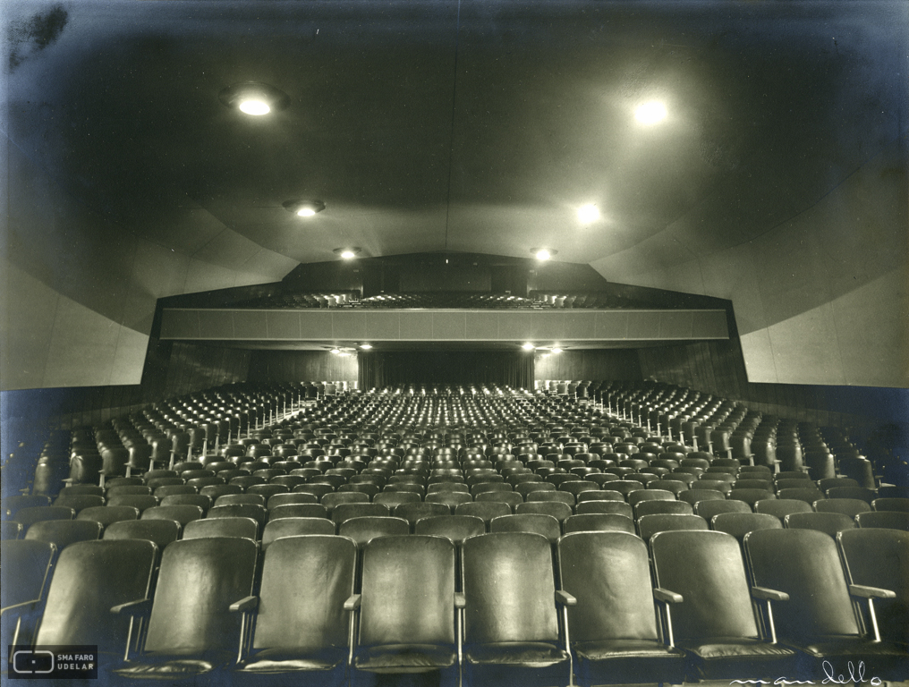 Cine Central, arq. LORENTE ESCUDERO, R. , Centro, Montevideo, Uy. 1947. Foto: Archivo SMA, Donación Archivo personal del autor.