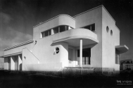 Cuartelillo de Bomberos, arq. LORENTE ESCUDERO, R. , La Teja, Montevideo, Uy. 1935. Foto: Archivo SMA, Donación Archivo personal del autor.