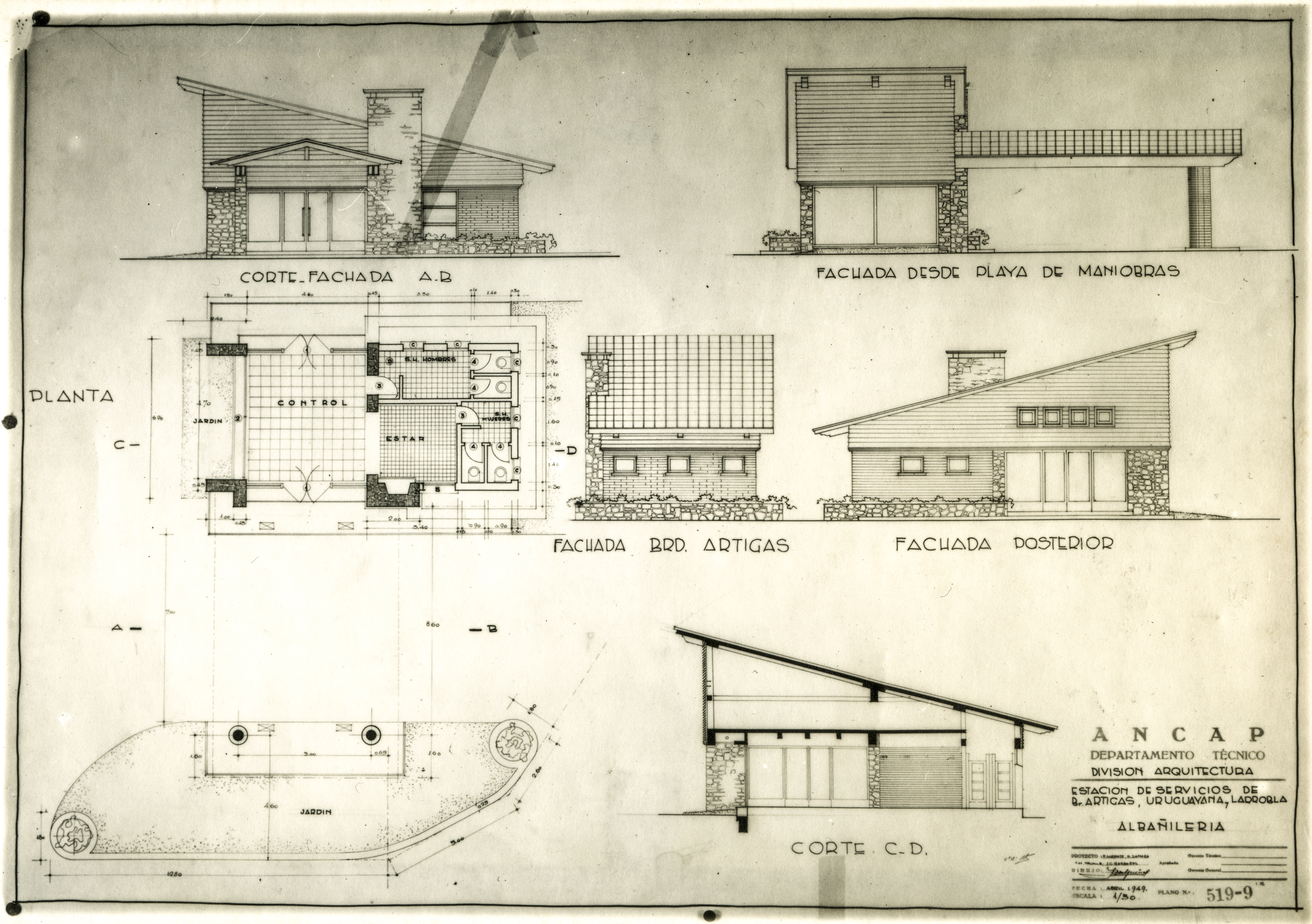 Estación de servicio Uruguayana y Bulevar Artigas ANCAP, arq. LORENTE ESCUDERO, R. , Capurro, Montevideo, Uy. 1942. Foto: Archivo SMA, Donación Archivo personal del autor.